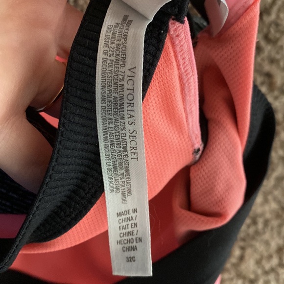 Victoria’s Secret Pink Sports Bra - Picture 5 of 6
